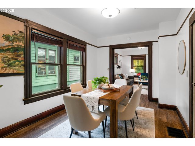 536 Ne SAN RAFAEL St, Portland, OR 97212