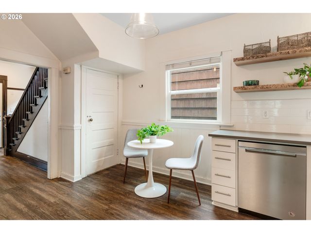 536 Ne SAN RAFAEL St, Portland, OR 97212