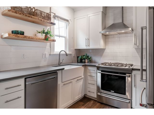 536 Ne SAN RAFAEL St, Portland, OR 97212