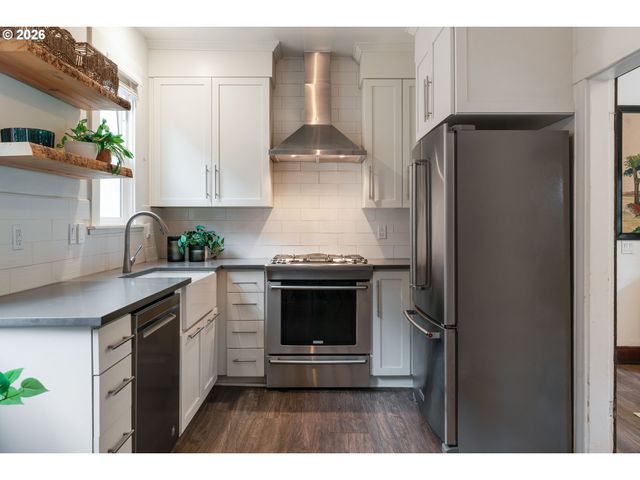 536 Ne SAN RAFAEL St, Portland, OR 97212