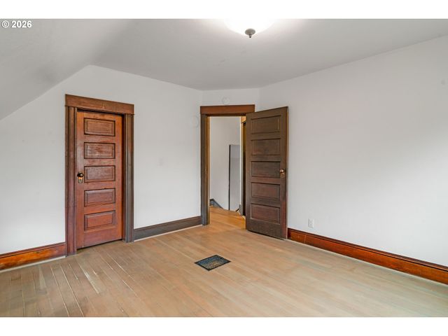 536 Ne SAN RAFAEL St, Portland, OR 97212