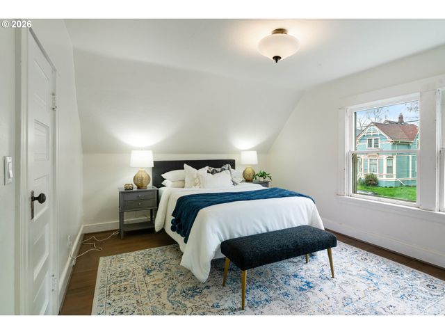 536 Ne SAN RAFAEL St, Portland, OR 97212