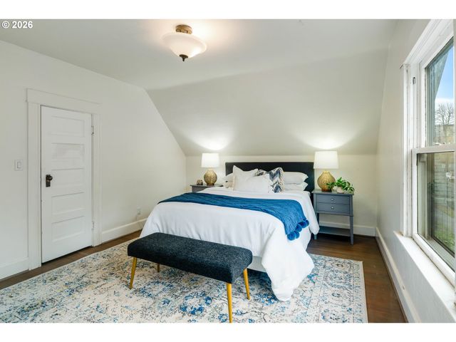 536 Ne SAN RAFAEL St, Portland, OR 97212