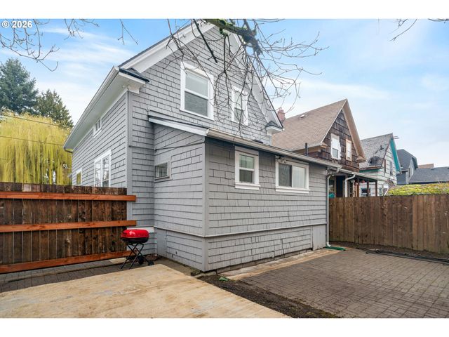 536 Ne SAN RAFAEL St, Portland, OR 97212