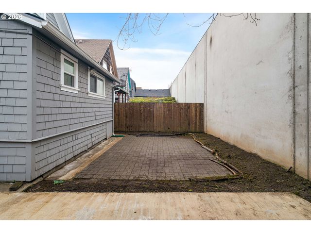 536 Ne SAN RAFAEL St, Portland, OR 97212