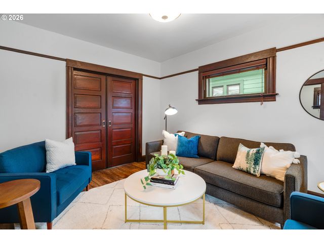 536 Ne SAN RAFAEL St, Portland, OR 97212