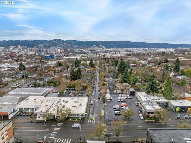 536 Ne SAN RAFAEL St, Portland, OR 97212