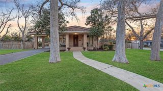 418 S Santa Clara Avenue, New Braunfels, TX 78130