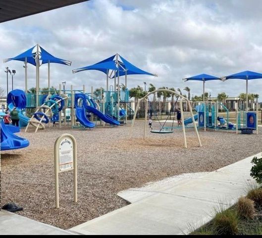 13114 Leisure Cove Drive, La Marque, TX 77568