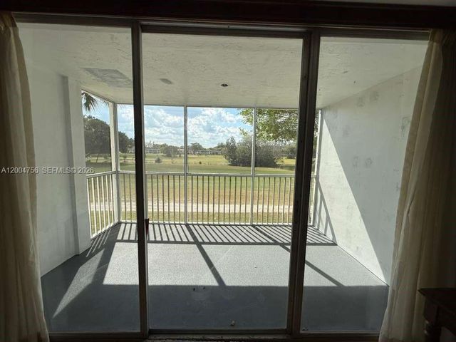 2691 S Course Dr 202, Pompano Beach, FL 33069