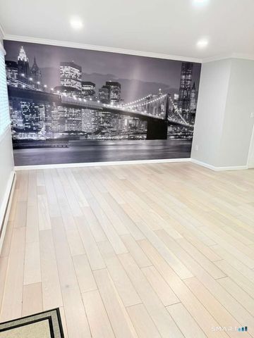 8 Avon Lane, Stamford, CT 06907