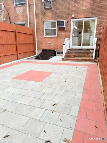 8 Avon Lane, Stamford, CT 06907