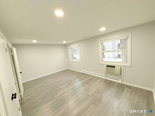 8 Avon Lane, Stamford, CT 06907