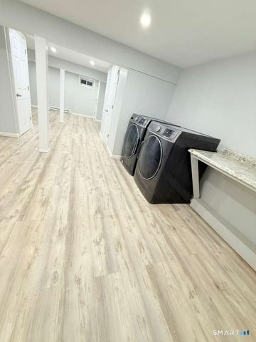 8 Avon Lane, Stamford, CT 06907