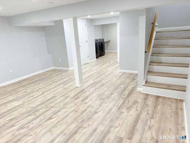 8 Avon Lane, Stamford, CT 06907