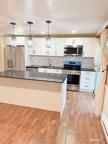 8 Avon Lane, Stamford, CT 06907