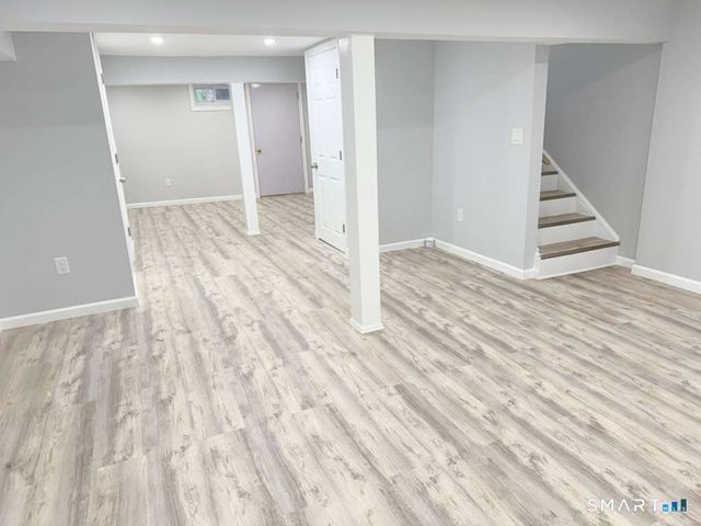 8 Avon Lane, Stamford, CT 06907