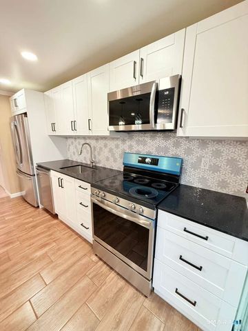 8 Avon Lane, Stamford, CT 06907