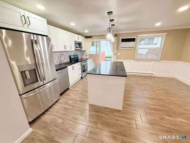 8 Avon Lane, Stamford, CT 06907