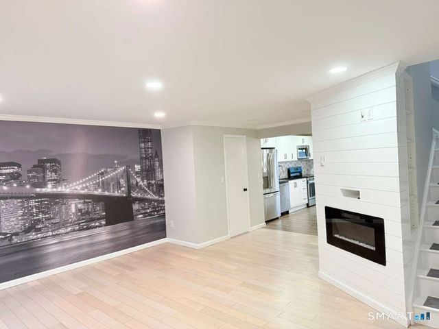 8 Avon Lane, Stamford, CT 06907