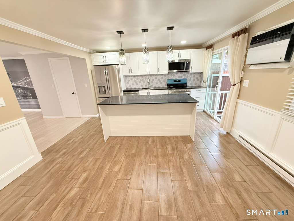 8 Avon Lane, Stamford, CT 06907