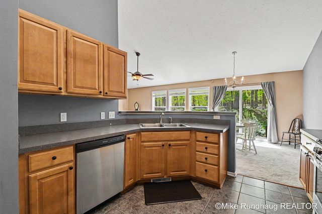 2060 Glenn Canyon Drive SE, Caledonia, MI 49316