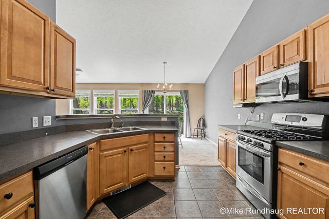 2060 Glenn Canyon Drive SE, Caledonia, MI 49316