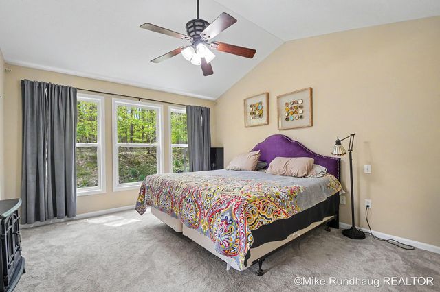 2060 Glenn Canyon Drive SE, Caledonia, MI 49316