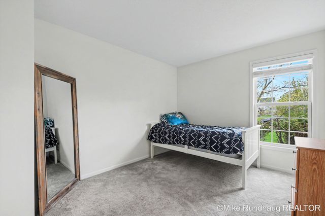 2060 Glenn Canyon Drive SE, Caledonia, MI 49316