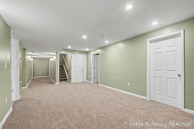 2060 Glenn Canyon Drive SE, Caledonia, MI 49316