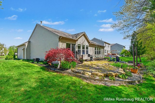 2060 Glenn Canyon Drive SE, Caledonia, MI 49316