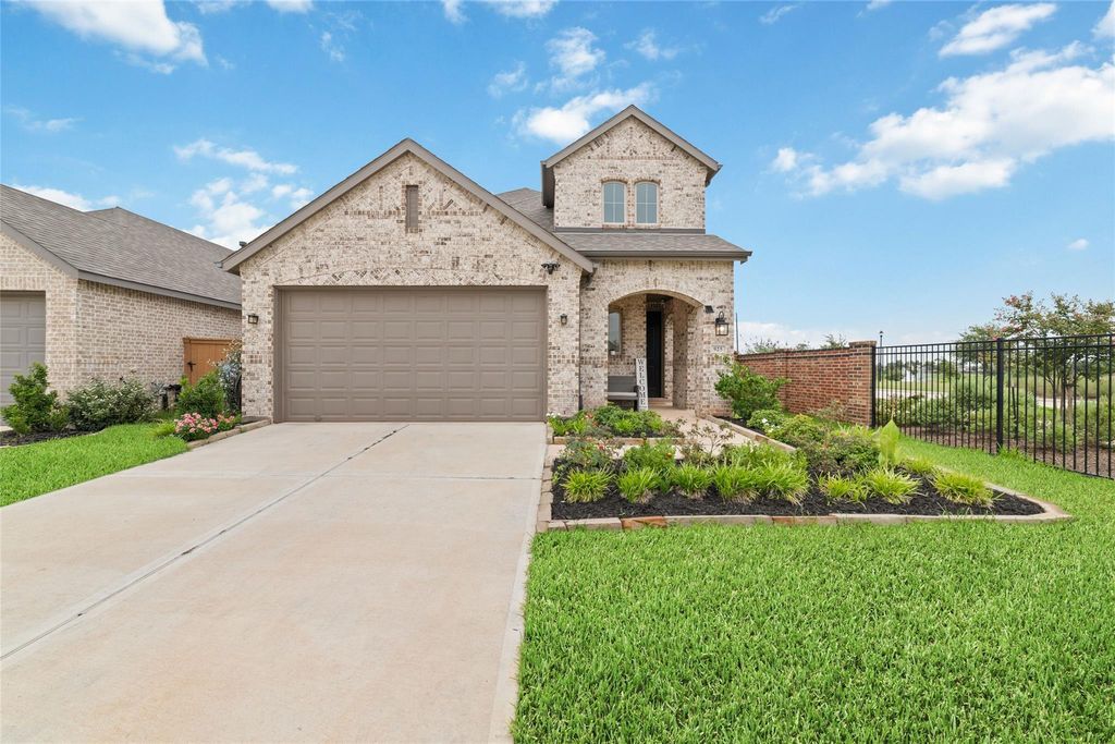 925 Crystal Bend Lane, Katy, TX 77493