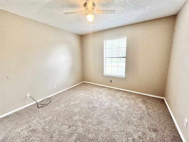 216 Freedom Lane, Arlington, TX 76002