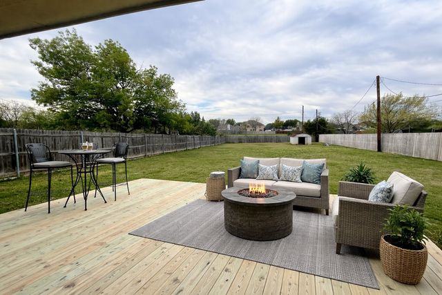 216 Freedom Lane, Arlington, TX 76002