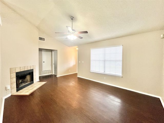 216 Freedom Lane, Arlington, TX 76002