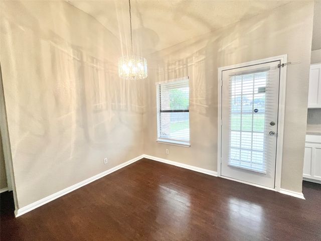 216 Freedom Lane, Arlington, TX 76002