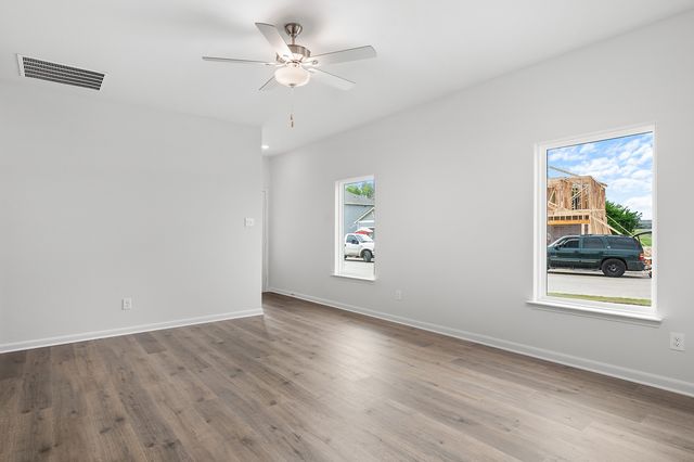 8205 White Wolf Trail, Ponder, TX 76259