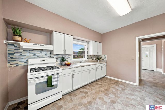 1216 S 17th Street, Lincoln, NE 68502