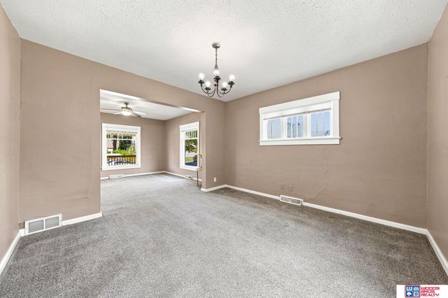 1216 S 17th Street, Lincoln, NE 68502