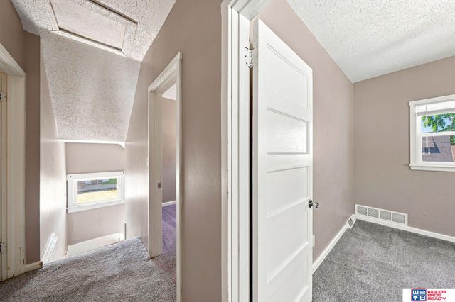 1216 S 17th Street, Lincoln, NE 68502