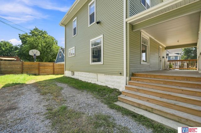 1216 S 17th Street, Lincoln, NE 68502