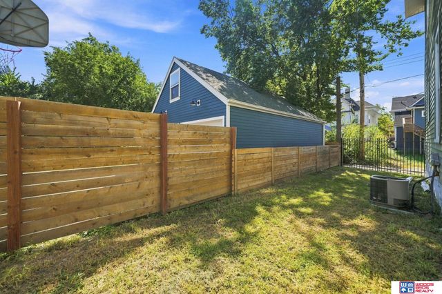 1216 S 17th Street, Lincoln, NE 68502