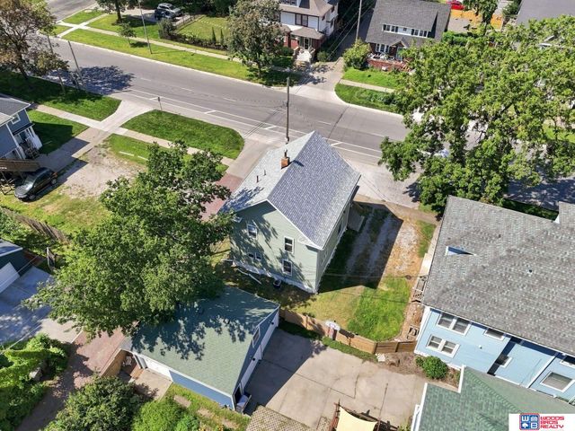 1216 S 17th Street, Lincoln, NE 68502