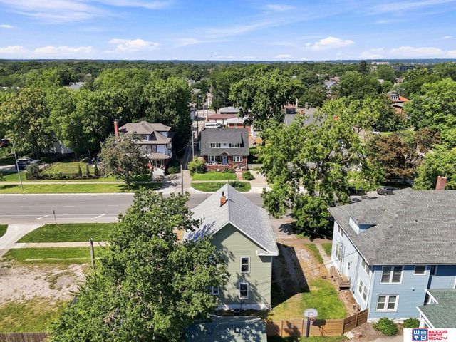 1216 S 17th Street, Lincoln, NE 68502