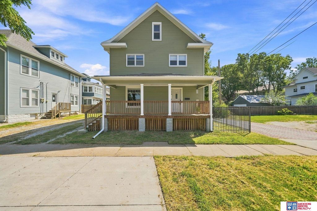 1216 S 17th Street, Lincoln, NE 68502