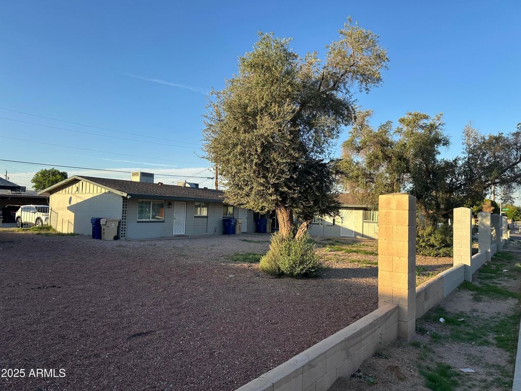 Image 2 of property listing at 6033 W OREGON Avenue, Glendale, AZ 85301