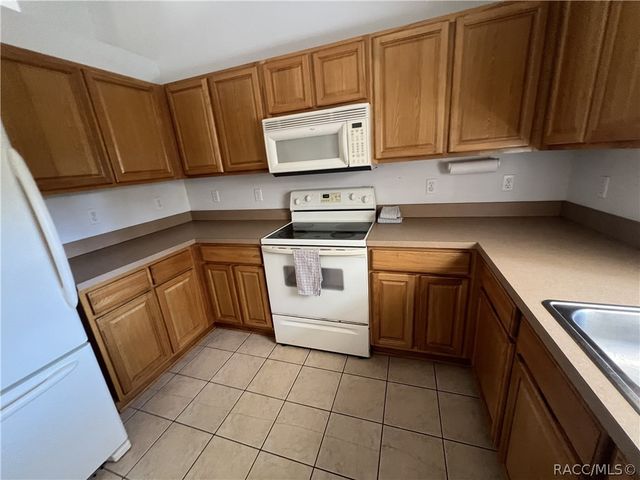 8354 N Saxon Way, Citrus Springs, FL 34434