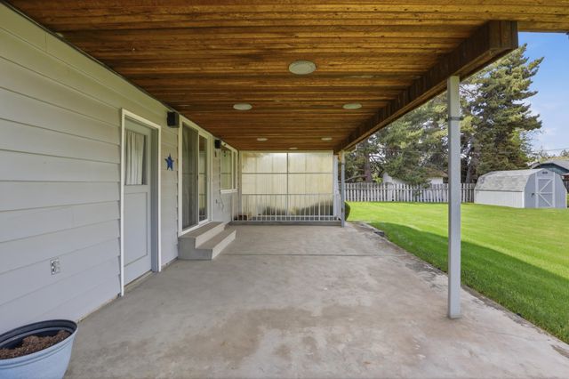 10015 E 18th Ave, Spokane Valley, WA 99206