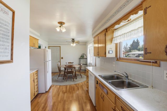 10015 E 18th Ave, Spokane Valley, WA 99206
