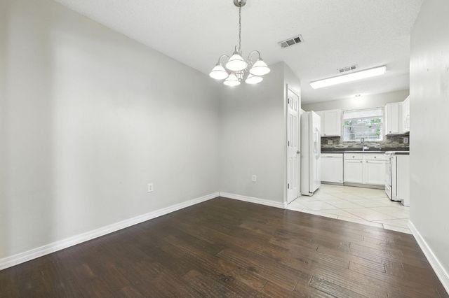 557 Rough Leaf Lane, Mary Esther, FL 32569